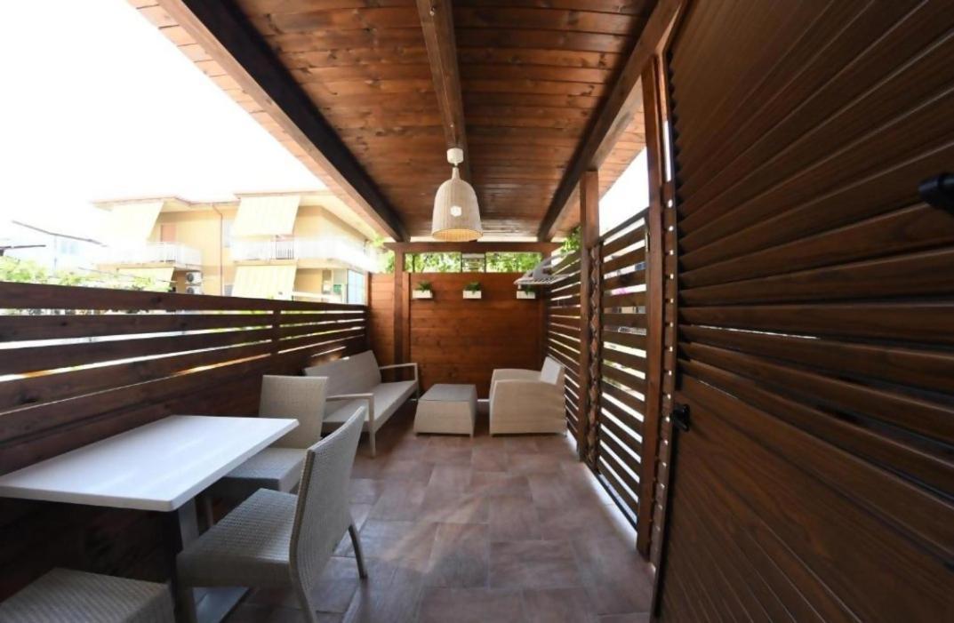 Monti Lungomare Bed & Breakfast 2*