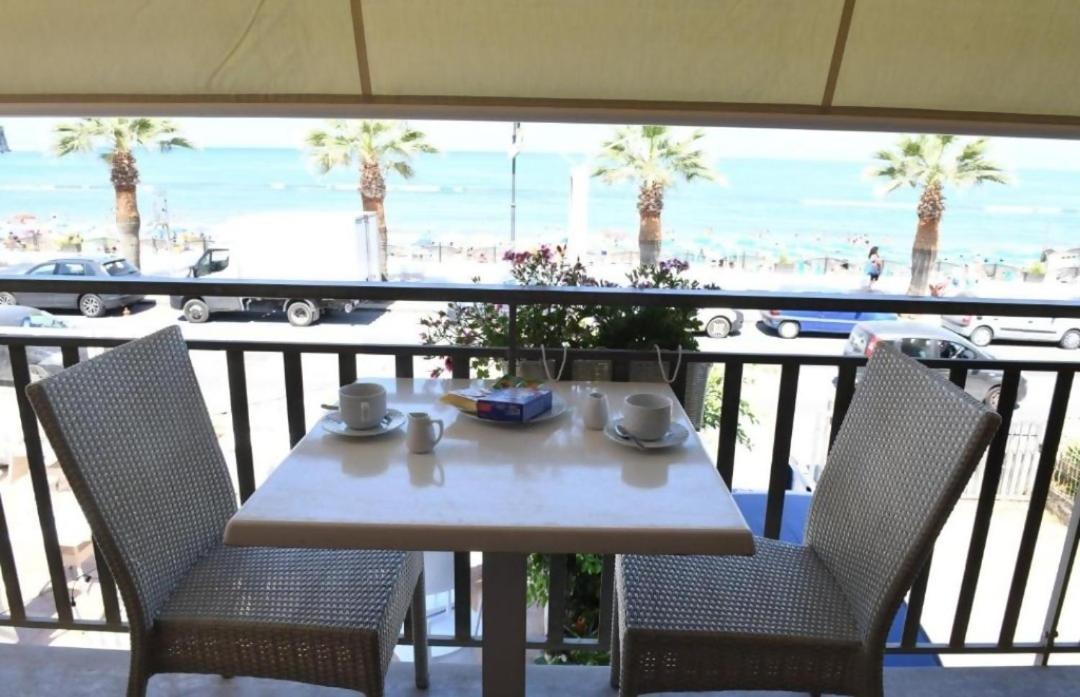 Monti Lungomare 2*
